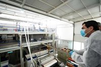 Andalucía apela a concertar farmacias y Estado para abrir restaurantes y hoteles con suficiente material de protección