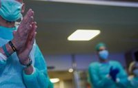 Andalucía retira dos nuevos modelos de mascarillas y hará pruebas a los trabajadores que las han usado