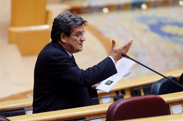 El ministro de Inclusión, Seguridad Social y Migraciones, José Luis Escrivá, durante su intervención en una sesión de control al Gobierno en el Senado.