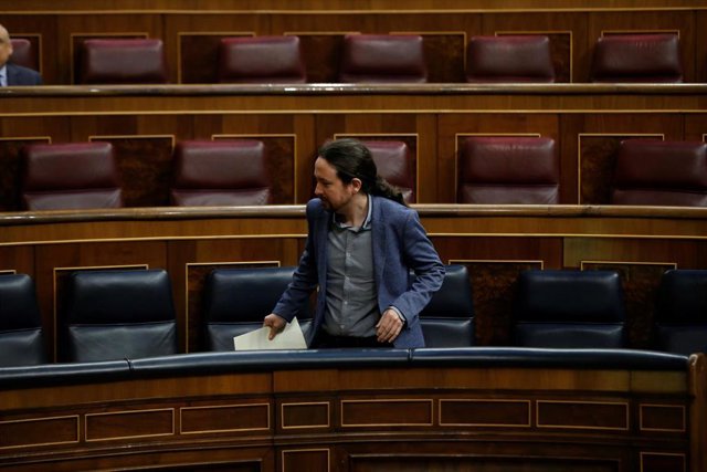El vicepresidente segundo del Gobierno, Pablo Iglesias, al inicio del Pleno de control al Ejecutivo que este miércoles se celebra en el Congreso, en Madrid (España), a 29 de abril de 2020.