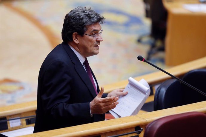 El ministro de Inclusión, Seguridad Social y Migraciones, José Luis Escrivá, durante su intervención en la primera sesión de control al Gobierno en el Senado 