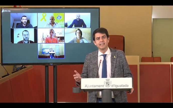 Rueda de prensa de los alcaldes de la Conca d'dena (Barcelona), con el alcalde de Igualada, Marc Castells, en primer plano.