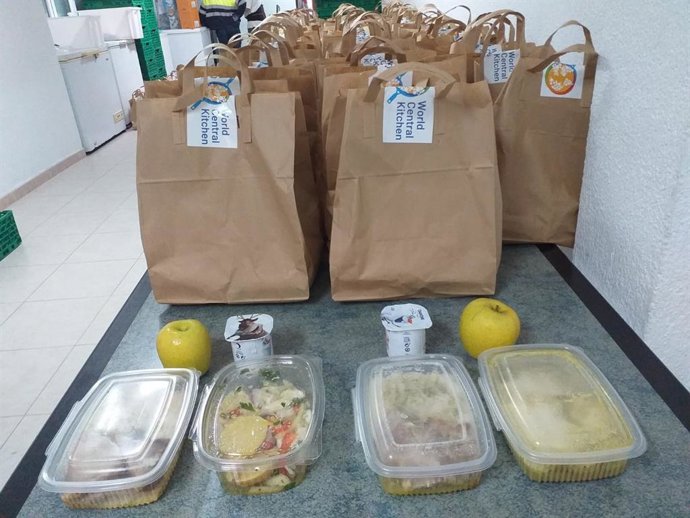 Imagen de los menús del chef Xanty Elías que se ofrecen a familias vulnerables desde el comedor social 'Renacer'