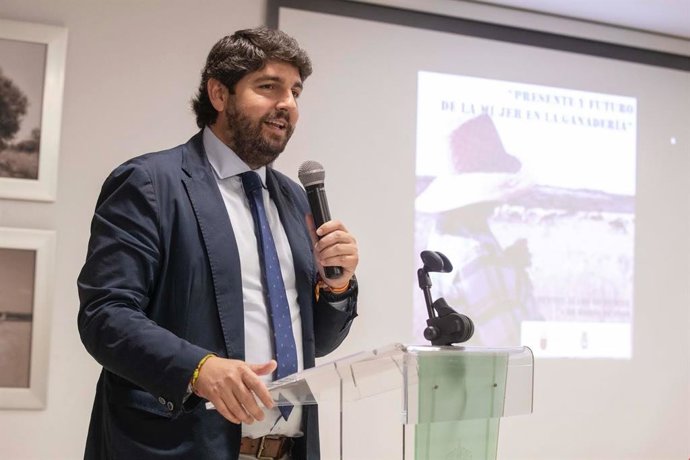 López Miras, durante la inauguración de la Jornada 'El trabajo diario de la mujer ganadera'