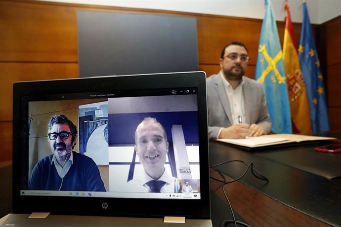 Adrián Barbón, en su videollamada con Capsa