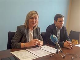 Los concejales del PP en Avilés, Esther Llamazares y Pedro de Rueda.