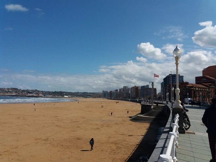 Playa de San Lorenzo de Gijón