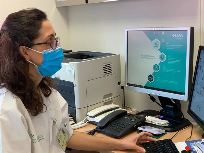 Neumóloga de la Comisión de Asma del Hospital Virgen Macarena de Sevilla