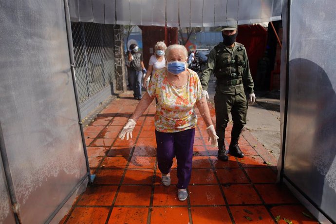Coronavirus.- Maduro anuncia nuevos permisos para que niños y mayores de 65 años