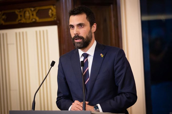 El president del Parlament, Roger Torrent, durante su intervención en la entrega y presentación de los Presupuestos de la Generalitat de 2020, en la Comisión de Economía del Parlament de Catalunya, en Barcelona/Cataluña (España) a 29 de enero de 2020.