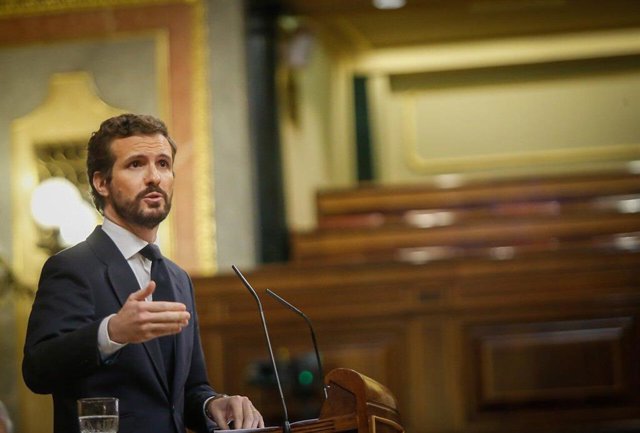 El líder del PP, Pablo Casado, interviene en el Pleno del Congreso que debate la tercera prórroga del estado de alarma. Madrid, 22 de abril de 2020.