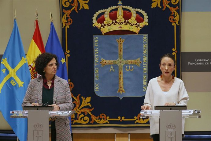 La consejera de Cultura, Berta Piñán, y la portavoz del Gobierno del Principado, Melania Álvarez.