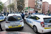 Sale del hospital el policía municipal atropellado en un control en Puente de Vallecas