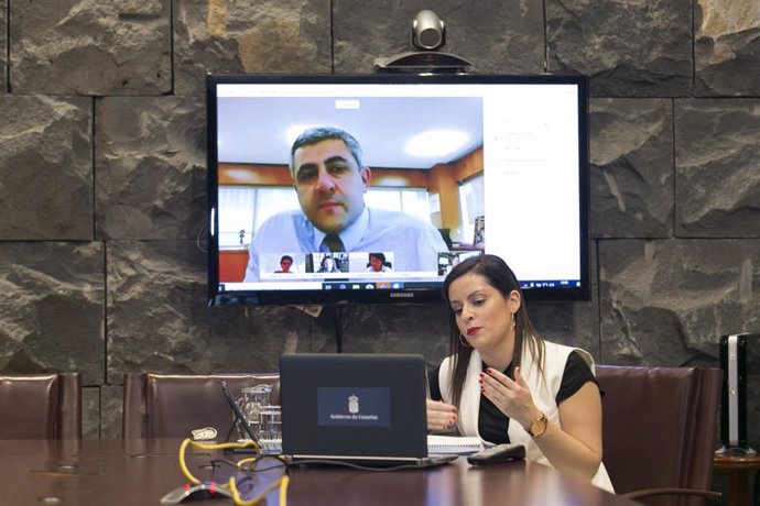 La consejera de Turismo del Gobierno de Canarias, Yaiza Castilla, en una conversación telemática con rectores de la OMT