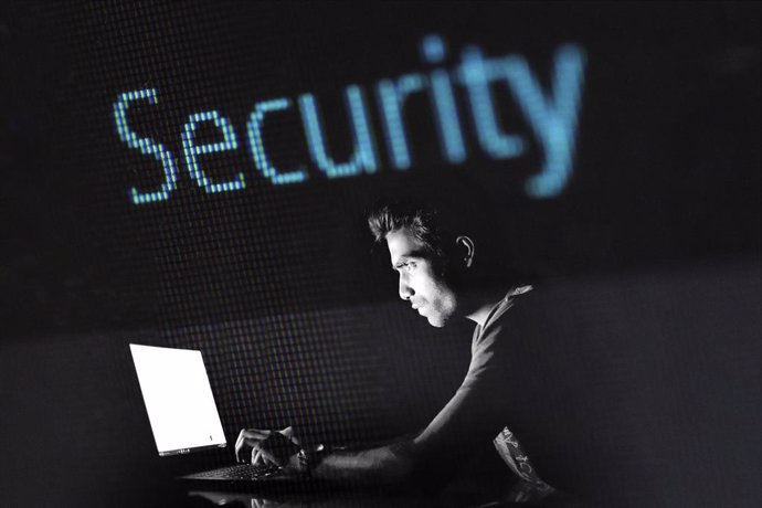 Una oleada de robos por 'phishing' suplanta a la Seguridad Social prometiendo un