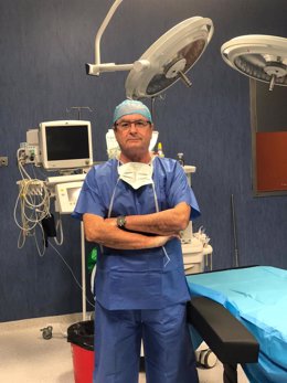 El director médico y jefe de Cirugía de Quirónsalud Huelva, Eduardo Espinosa