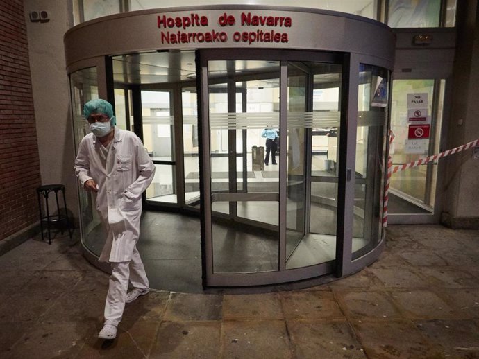 Personal sanitario del Hospital de Navarra en el Servicio de Urgencias durante la cuarta semana de confinamiento por el Estado de Alarma decretado por el Gobierno de España con motivo del coronavirus