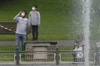 División entre los padres y las famlias ante las restricción de los paseos de los niños