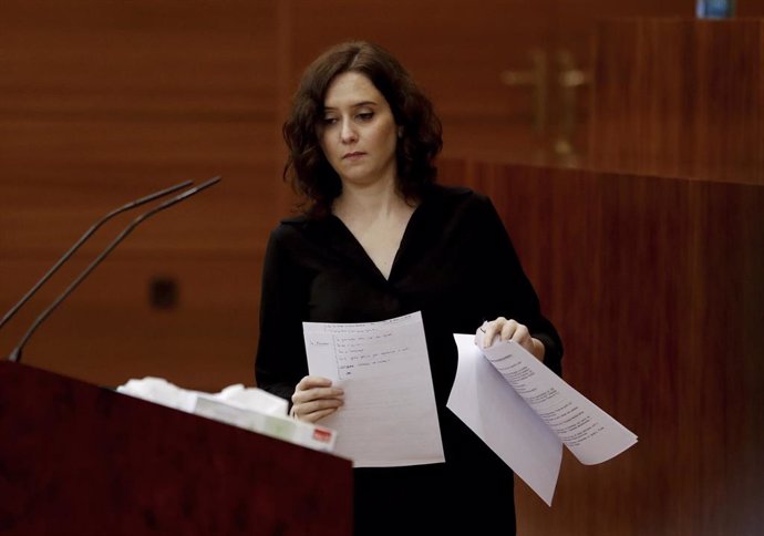 La presidenta regional, Isabel Díaz Ayuso, durante su intervención ante el pleno de este miércoles de la Asamblea de Madrid ante el que comparece para informar sobre su gestión de la crisis del coronavirus. En Madrid (España), a 29 de abril de 2020.