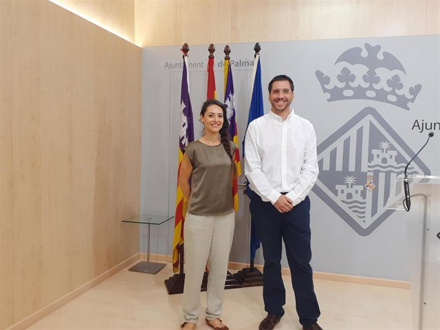 (I-D) La gerente de PalmaActiva, Susana Rincón, y el regidor de Promoción Económica, Rodrigo Romero.