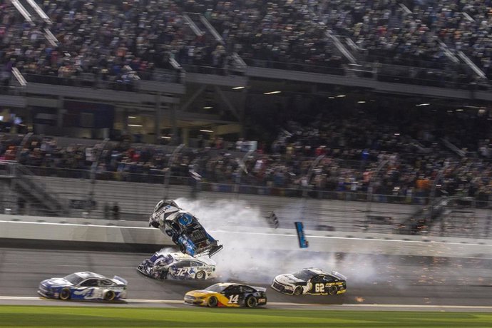 Accidente del piloto Ryan Newman durante la última vuelta de las 500 Millas de Daytona 2020