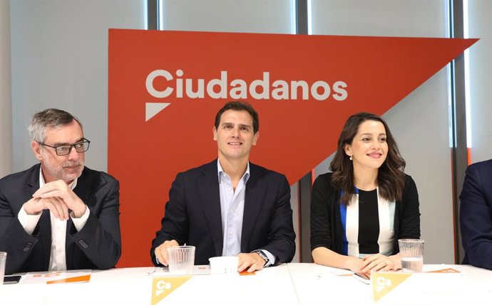 El exsecreatrio general de Ciudadanos José Manuel Villegas, el expresidente Albert Rivera y la actual presidenta del partido, Inés Arrimadas.