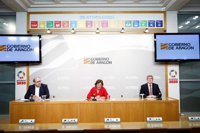 José Antonio Jiménez, María Victoria Broto y Joaquín Santos