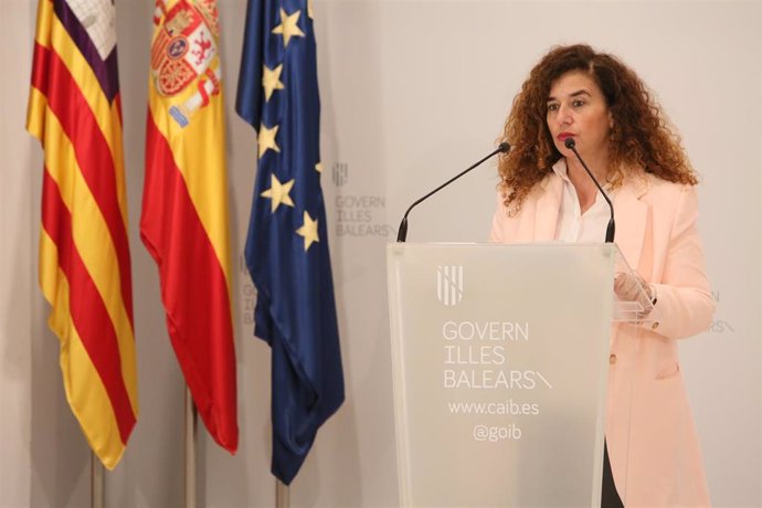 La portavoz del Govern, Pilar Costa, en rueda de prensa.