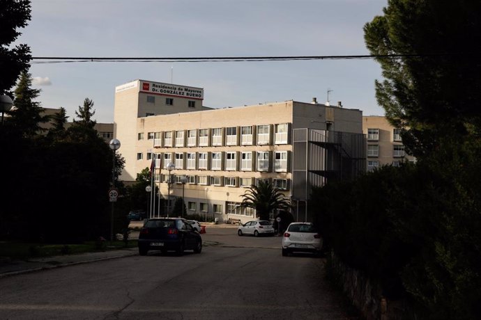 Residencia pública Doctor González Bueno en Madrid el 24 de abril de 2020, durante la pandemia del coronavirus. En ella la Agencia Madrileña de Atención Social (AMAS) retiró una partida de mascarillas defectuosas que llegaron a la residencia, que es la 