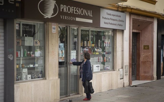 Peluquerías cerradas durante el estado de alarma en Sevilla