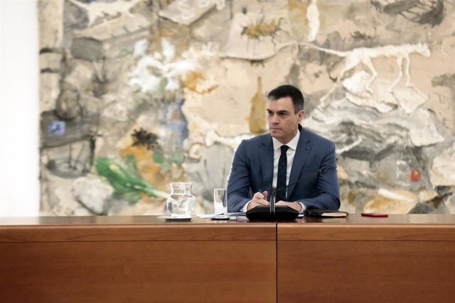 El presidente del Gobierno, Pedro Sánchez, preside la reunión del Comité Técnico de Gestión del Covid-19, en el Palacio de la Moncloa, en Madrid (España) a 27 de abril de 2020.