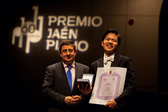 El ganador de la 60 edición del Premio 'Jaén' de Piano, Honggi Kim, graba un disco con el sello Naxos.