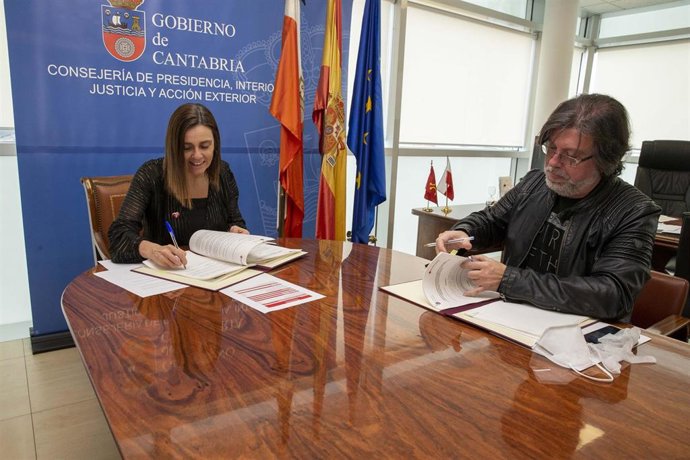 Firma convenio Gobierno y Cruz Roja