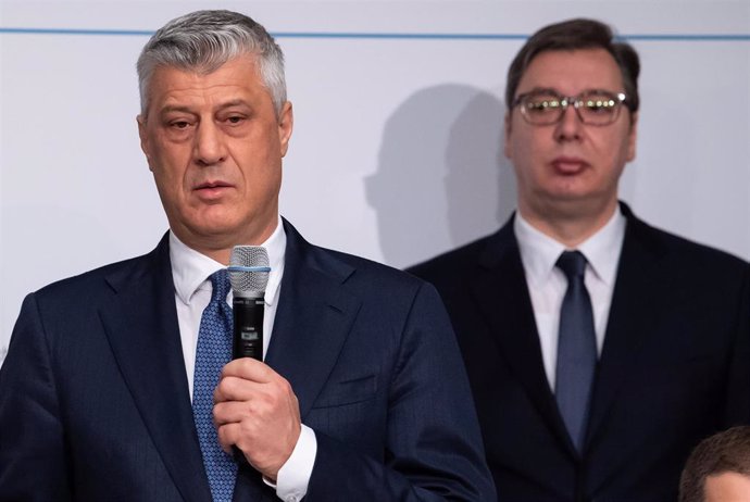 Hashim Thaci (a la izquierda), presidente de Kosovo