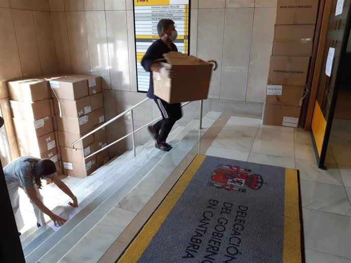 Reparto de mascarillas de Delegación del Gobierno en Cantabria