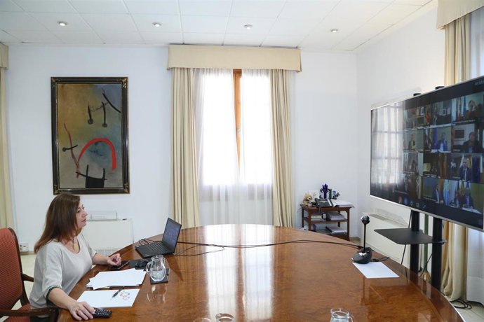 La presidenta del Govern, Francina Armengol, en la reunión telemática semanal con Sánchez y el resto de presidentes autonómicos.