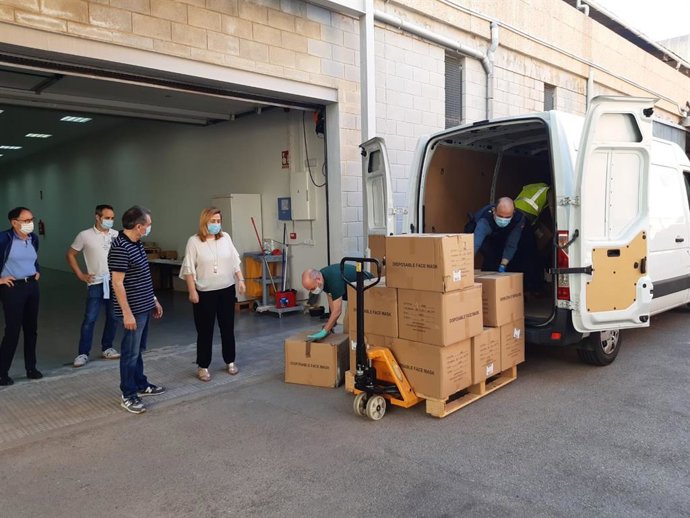 Reparto de mascarillas en Alicante