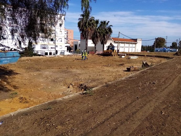 Huelva.- Arrancan las obras en la barriada del Carmen para crear un gran espacio público y caminos hasta el Conquero
