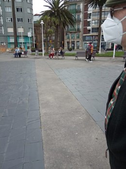 Una imagen de Gijón el 2 de mayo, el primer día del estado de alarma en el que se permite pasear y hacer deporte.