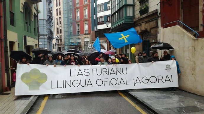 Manifestación por la oficialidad del asturiano