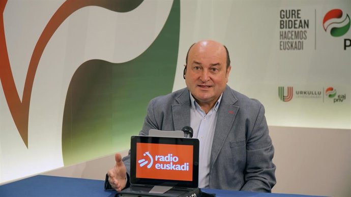 El presidente del EBB del PNV. Andoni Ortuzar, en una entrevista a Radio Euskadi