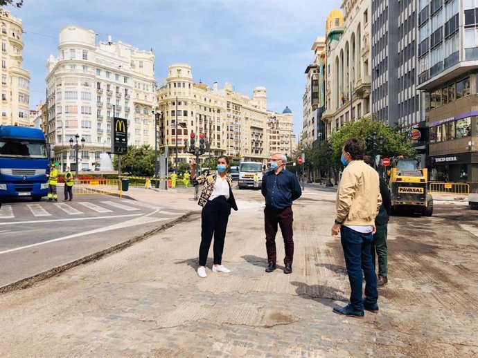 Ribó, Gómez y Campillo visitan las obras de la Plaza del Ayuntamiento
