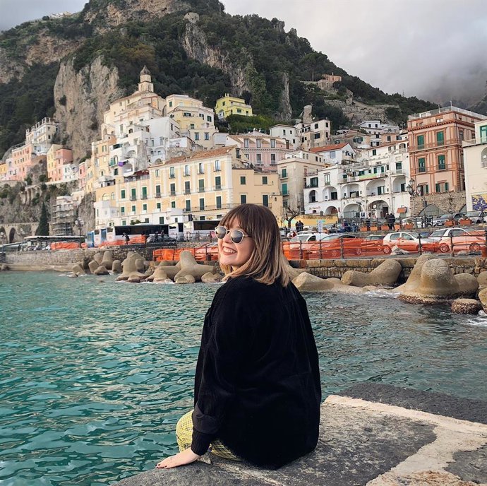 La estudiante María Rodríguez en su erasmus en Nápoles