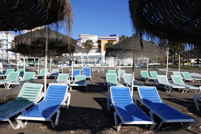 Hoteles en la  playa Playamar en Torremolinos donde se encuentra cerrada
 debido al decreto de Estado de Alarma por el COVID-19. Málaga a 22 de abril del 2020