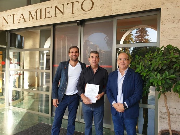 Grupo de Cs en Dos Hermanas (Sevilla)