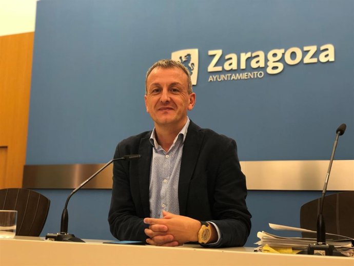 El portavoz del grupo municipal de Podemos-Equo, Fernando Rivarés.