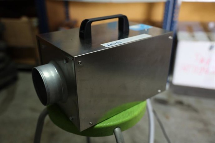 Imagen de una de las máquinas de ozono adquiridas por el Ayuntamiento de Fuenlabrada para desinfectar comercios y colegios.