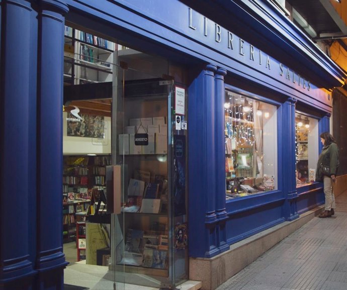 Fachada de la librería Saltés en Huelva.