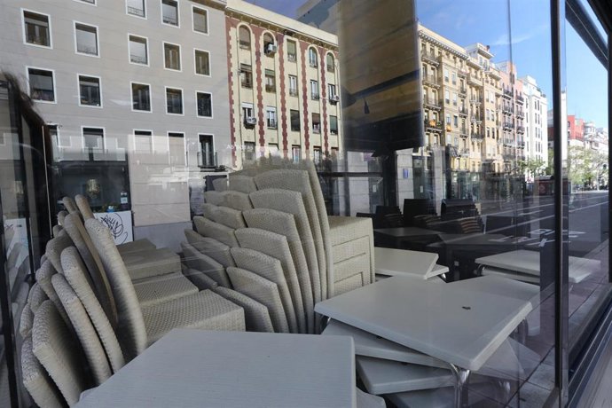 Terraza cerrada de un bar