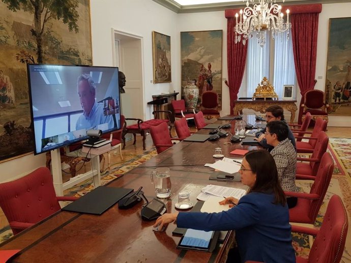 La ministra de Asuntos Exteriores, Arancha González Laya, en videoconferencia con el Foro de Marcas Renombradas Españolas